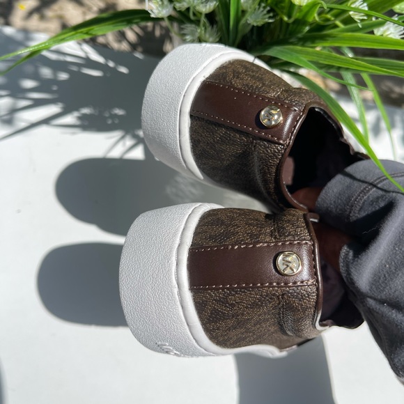MICHAEL KORS🍂🍁MK signature print brown - Picture 7 of 10